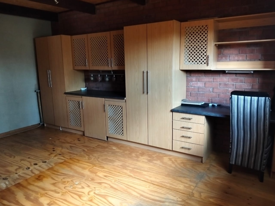 4 Bedroom Property for Sale in Pellissier Free State